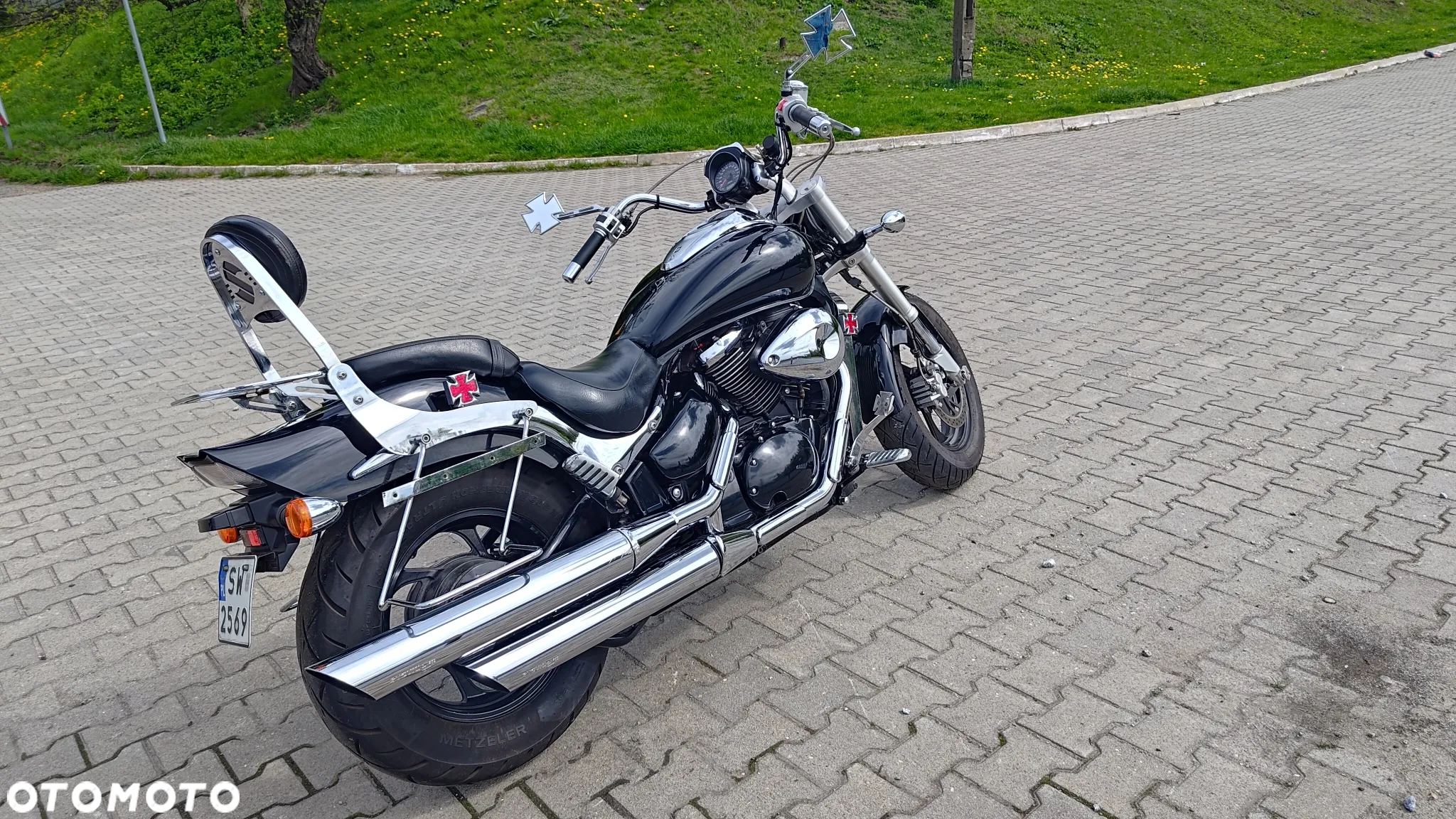 Suzuki Intruder - 3