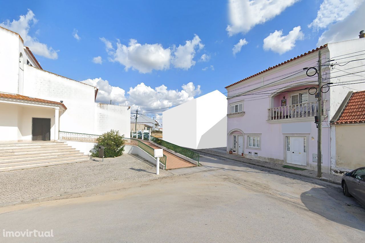 Lote urbano para moradia de dois pisos – Montijo