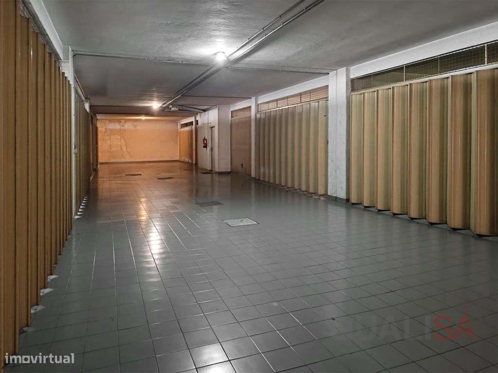 Apartamento T3 de gaveto com varandas, garagem fechada e excelentes...-38