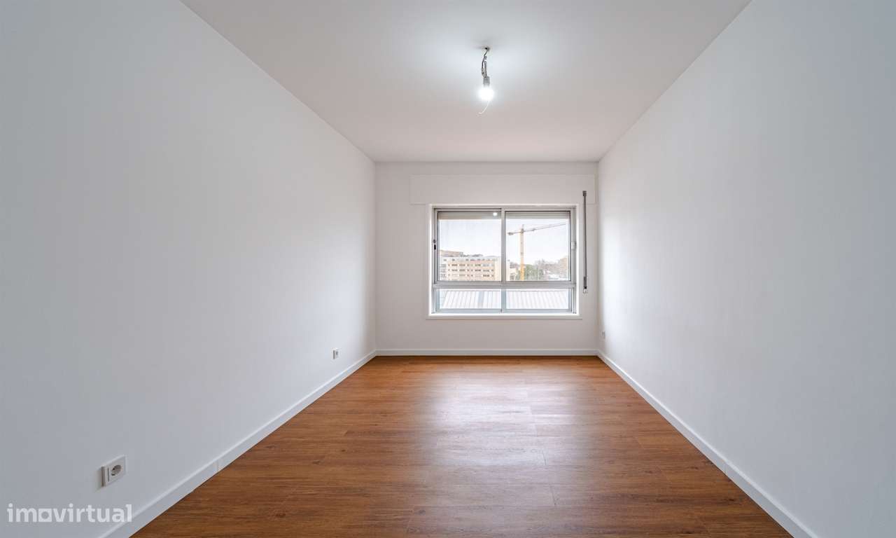 Apartamento T2 Remodelado - Garagem -Metro - Norteshopping- Matosinhos-14