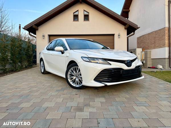 Toyota Camry Executive - 4