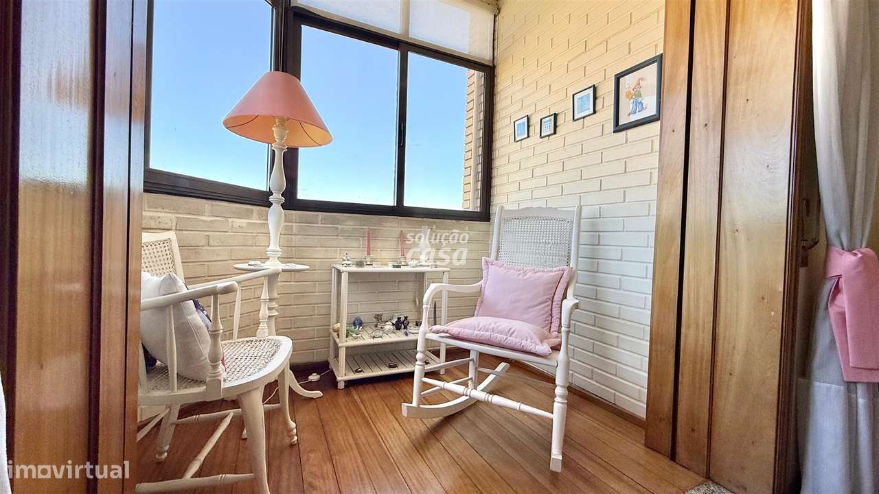 Apartamento T2+1 com Garagem, no Jardim Soares dos Reis!-21