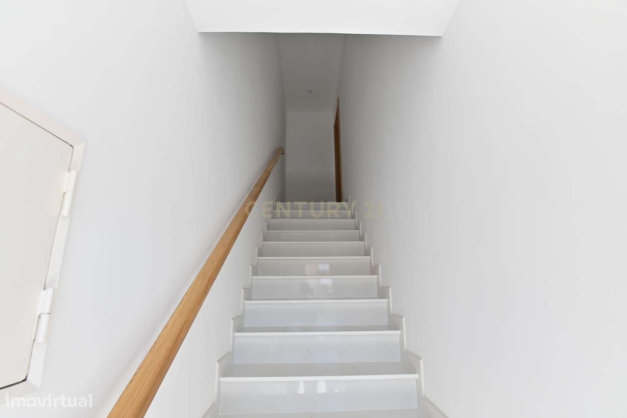 Apartamento T3+1 para arrendamento, junto aos Salesianos de Manique - Grande imagem: 4/28