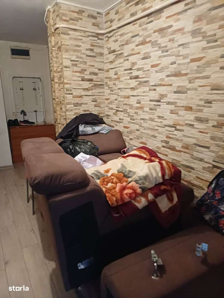 două camere decomandat zona micro 20-6