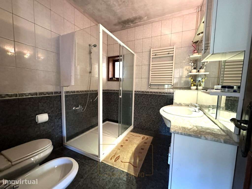 Moradia V4 Retorta com jardim, junto ao rio ave-12