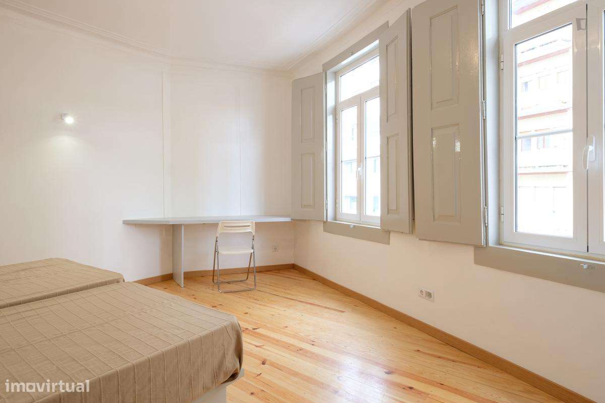 Quarto - localizado em Baixa Coimbra - Grande imagem: 5/10