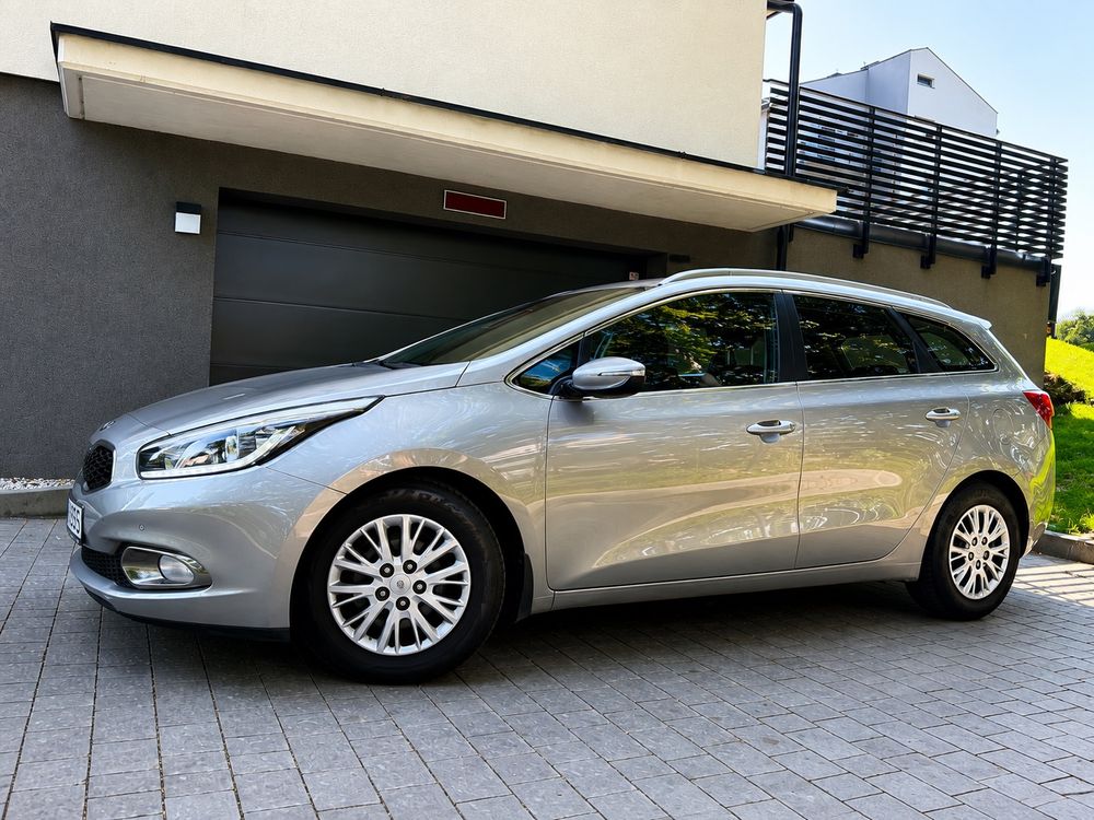 Kia Ceed II (2012-) 1.6 GDI Fifa World Cup Edition 2013