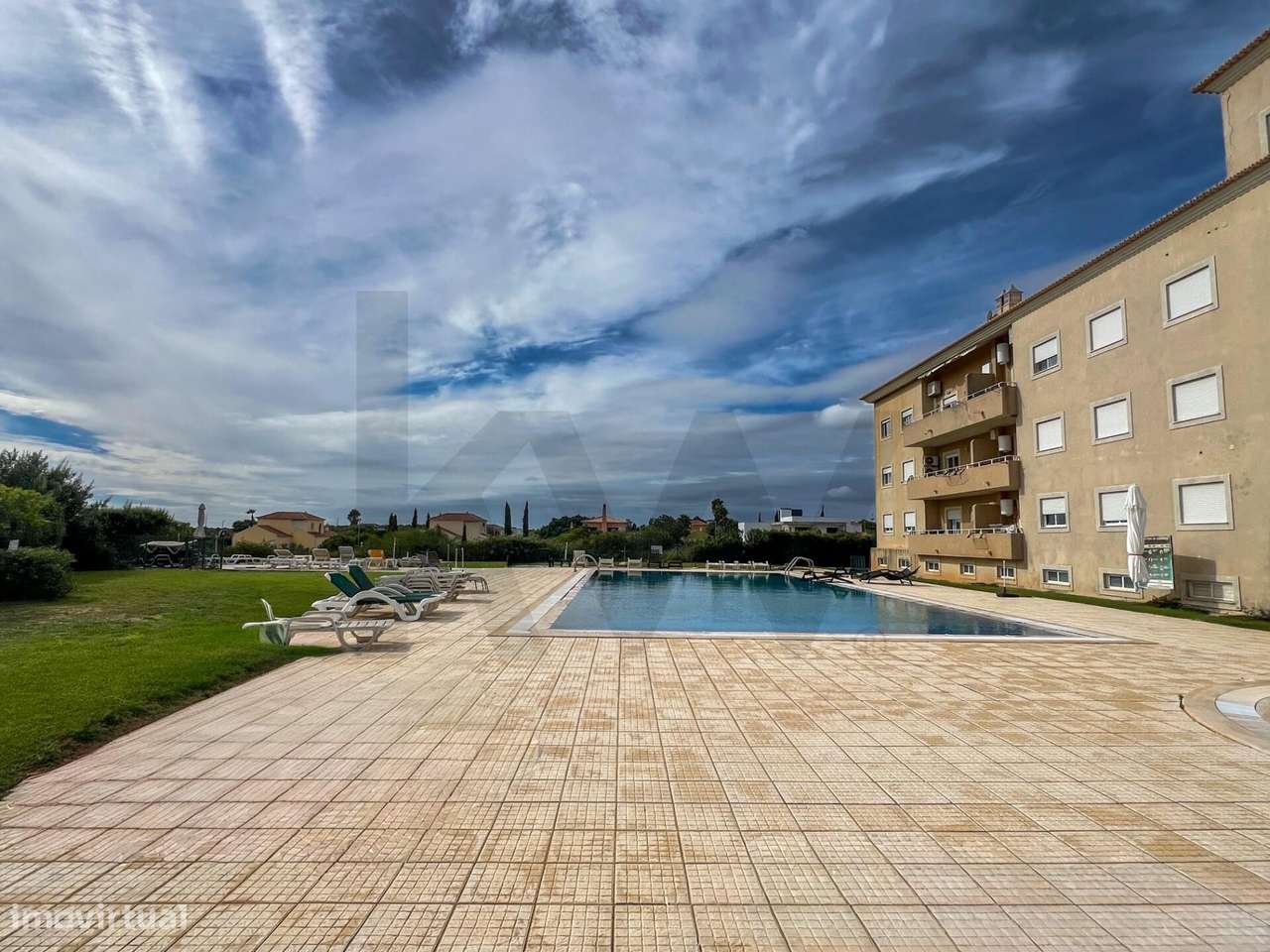 Apartamento T2 na Urbanização Cerro Azul – Conforto, Lazer e Localizaç-33