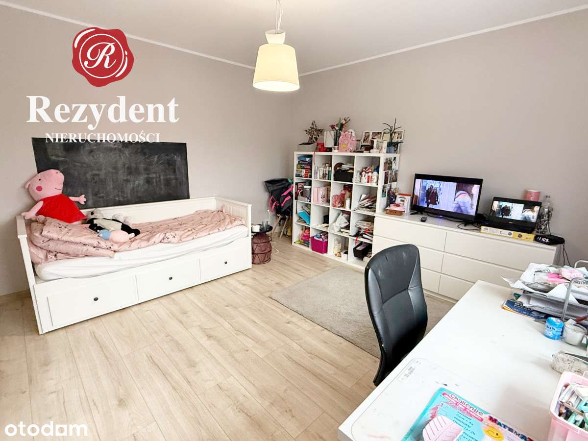 Nowoczesny, przestronny dom w spokojnym otoczeniu-18