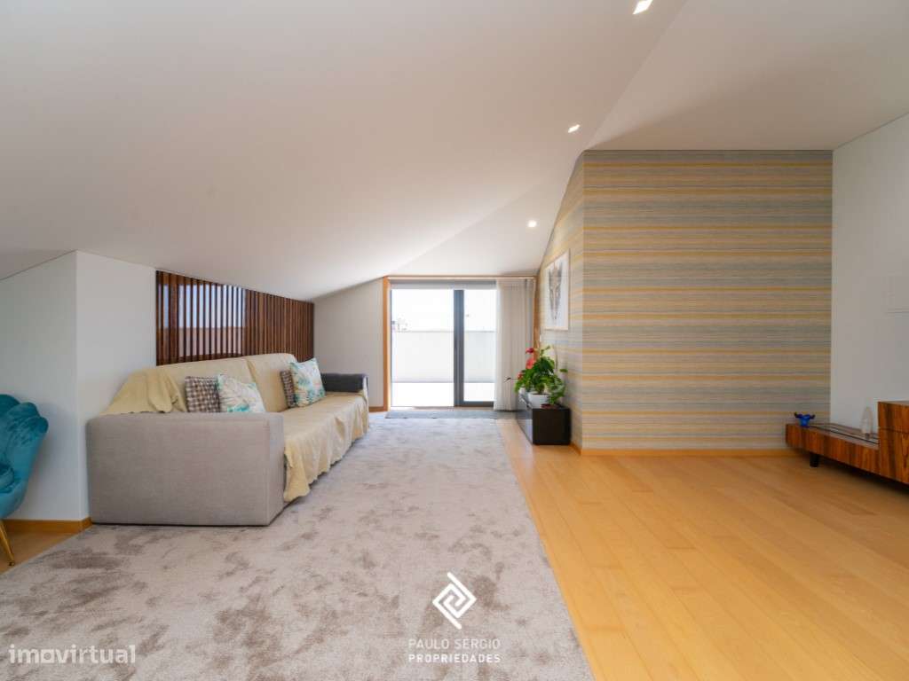 Apartamento T2 Duplex em Espinho-19