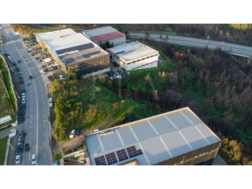 GRANDE TERRENO EM LOCALIZAÇÃO PREMIUM DE GONDOMAR - Grande imagem: 4/31