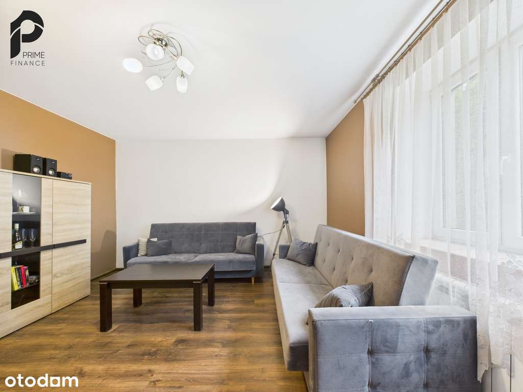 Przytulny dom z ogrodem i budynkami gospodarczymi-0