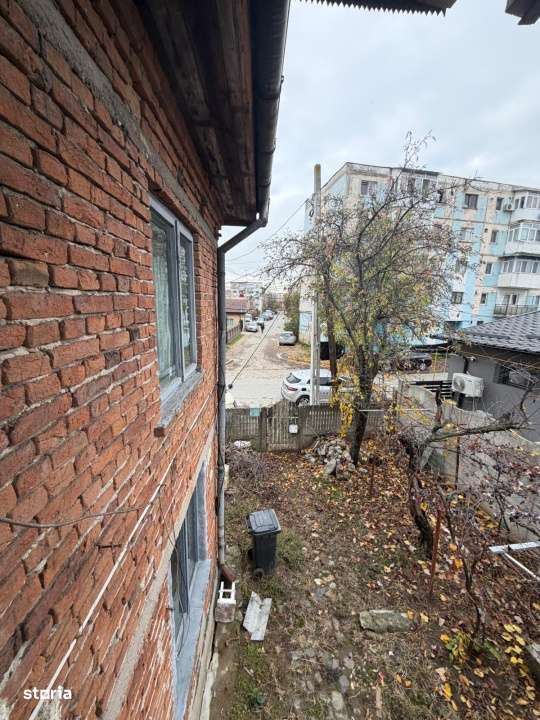 Casa/vila 70mp langa blocuri din caramida , 270mp teren, Filiasi - Imagine principală: 2/13