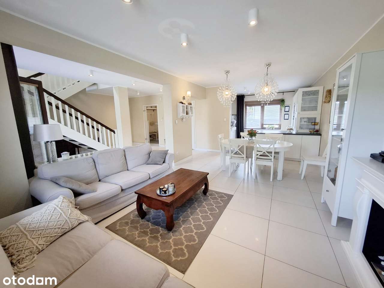 Przestronny dom z garażem w Świerklańcu-7