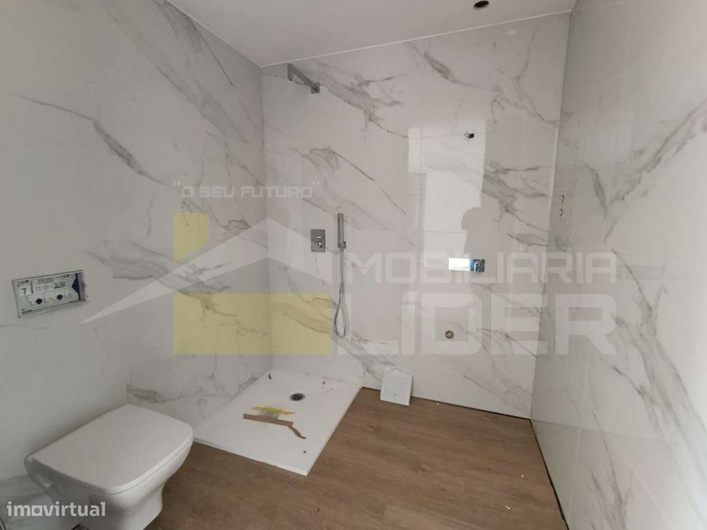 T4 penthouse duplex na Lourinha-21
