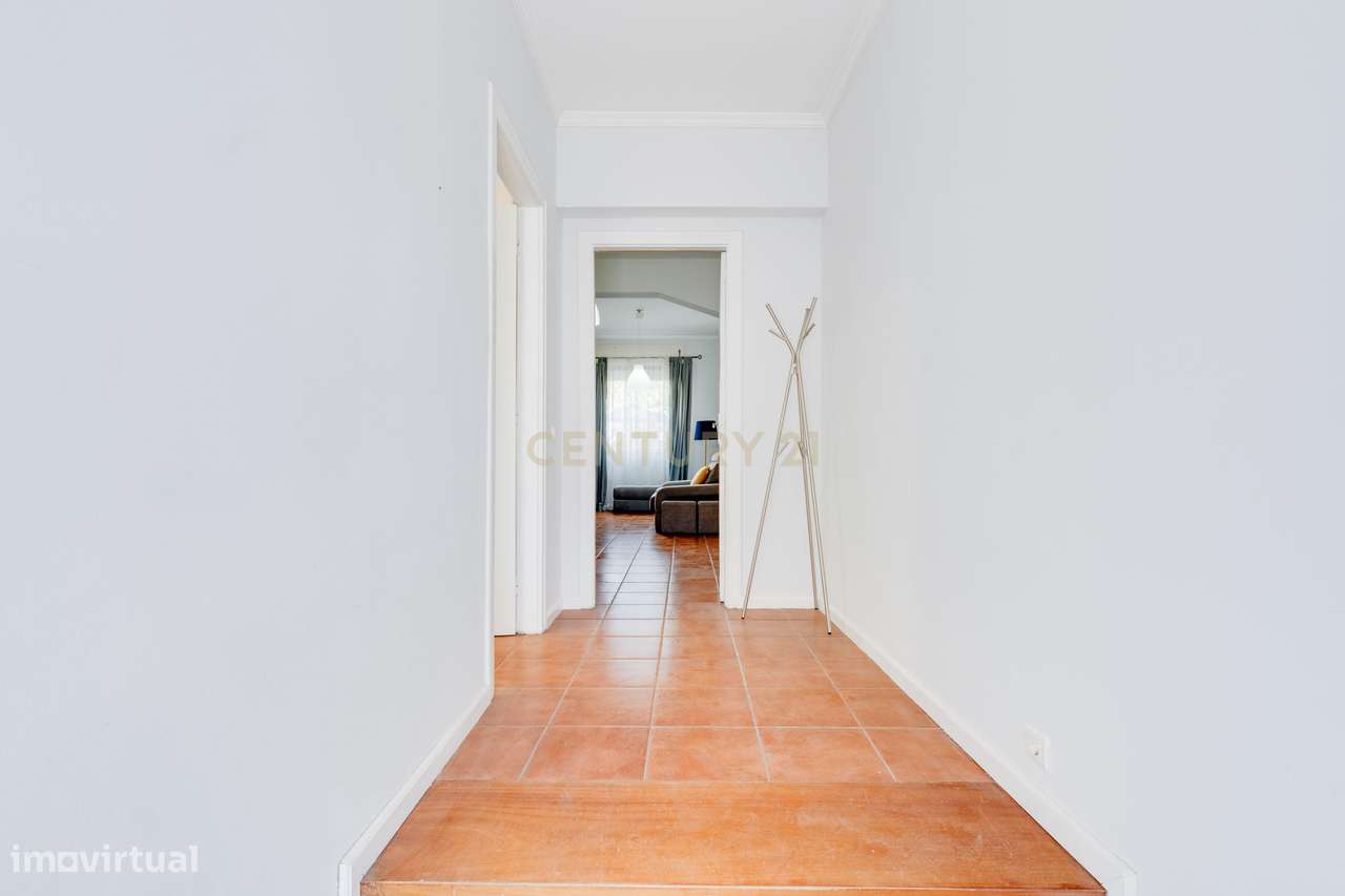 Moradia Geminada T6 com Logradouro | Marquês – Porto-3