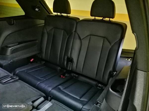 Audi Q7 3.0 TDi quattro S-line Tiptronic 7L - 42