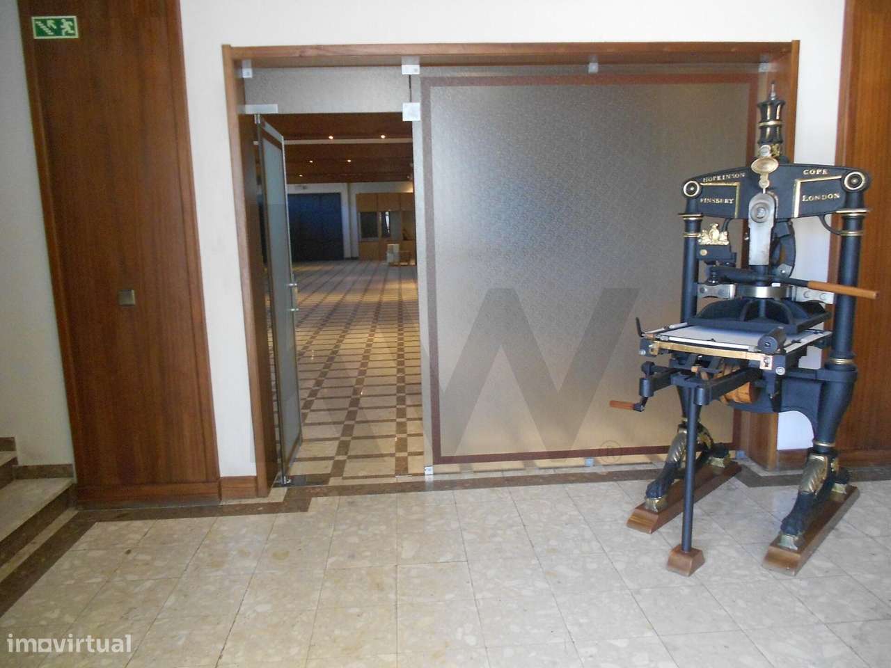 PARQUE  INDÚSTRIAL,  ESCRITÓRIOS e ARMAZÉNS em CONDOMINÍO FECHADO  Pri-9