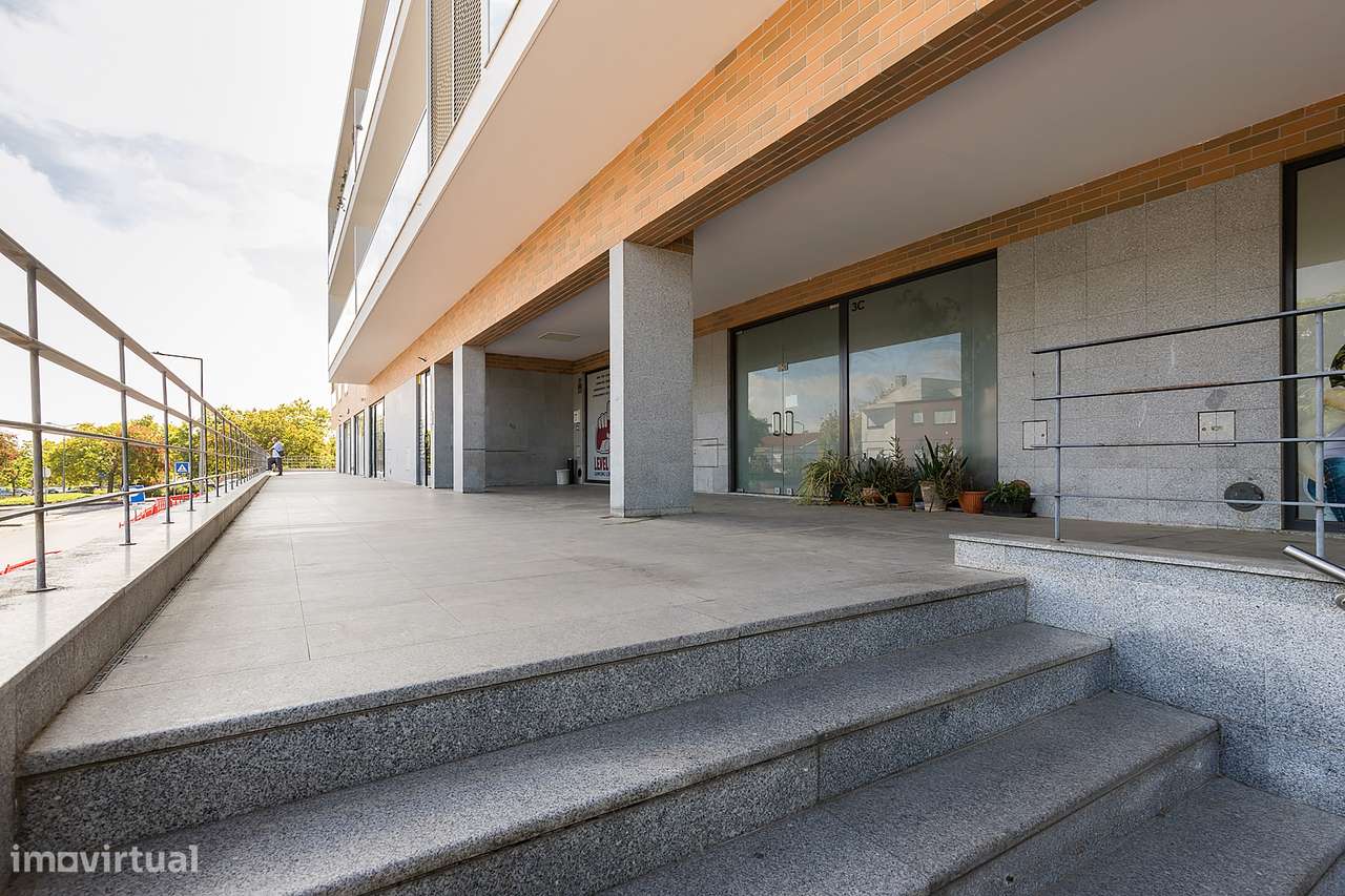Espaço Comercial c/ 98 m² | Nova Eborae, Bacelo, Évora-7