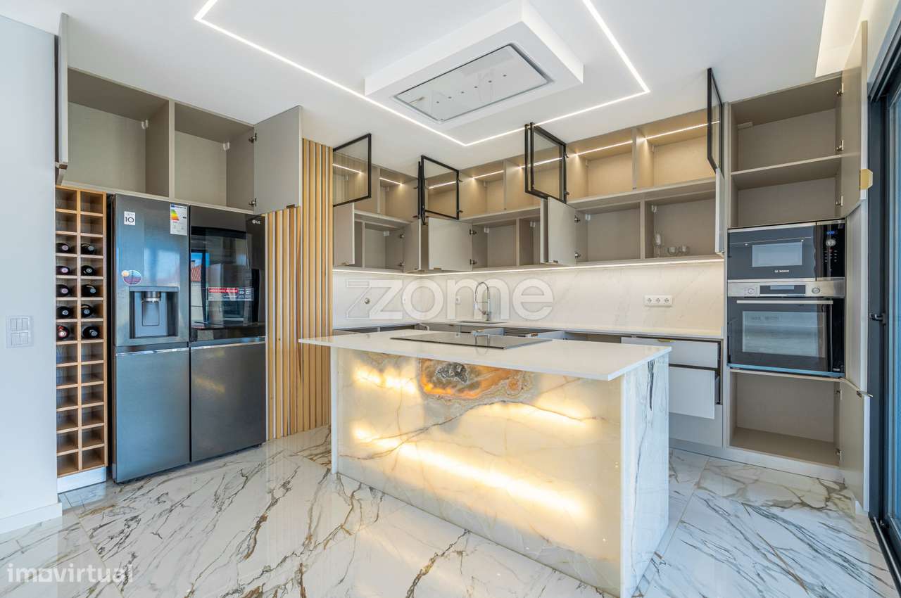 Apartamento T3 Penthouse com Vista Mar e Cidade no Caniço-1