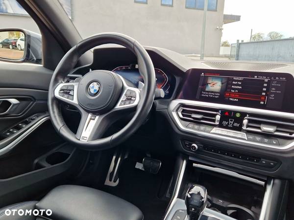 BMW Seria 3 320d xDrive M Sport - 13