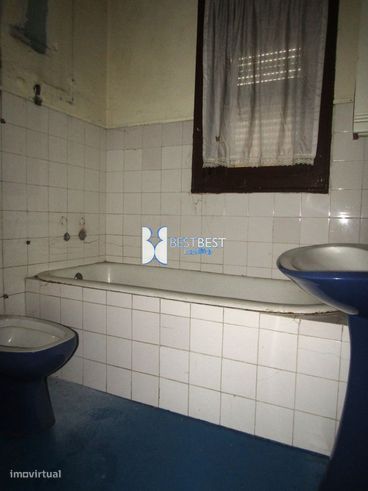 DUAS MORADIAS PARA RESTAURO,MAIS  TERRENO ( 3 ART.MATRICIAIS ),JUNTO C-14