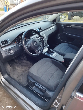 Volkswagen Passat 2.0 TDI Comfortline - 7