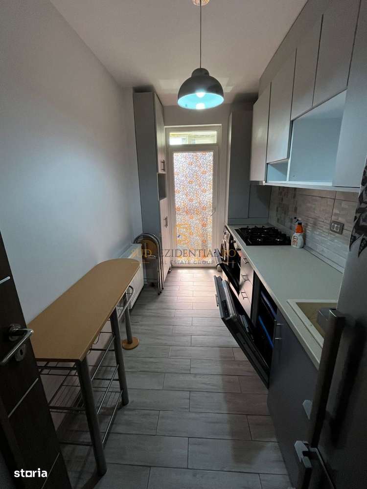 Apartament 3 camere aprtorii patriei parcul tudor arghezi