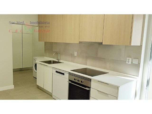 Apartamento T3 totalmente remodelado