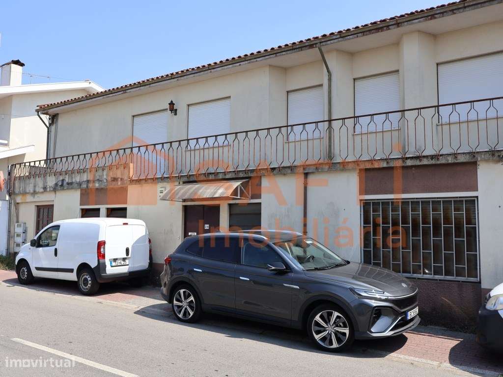 Moradia em Escapães - Grande imagem: 4/23