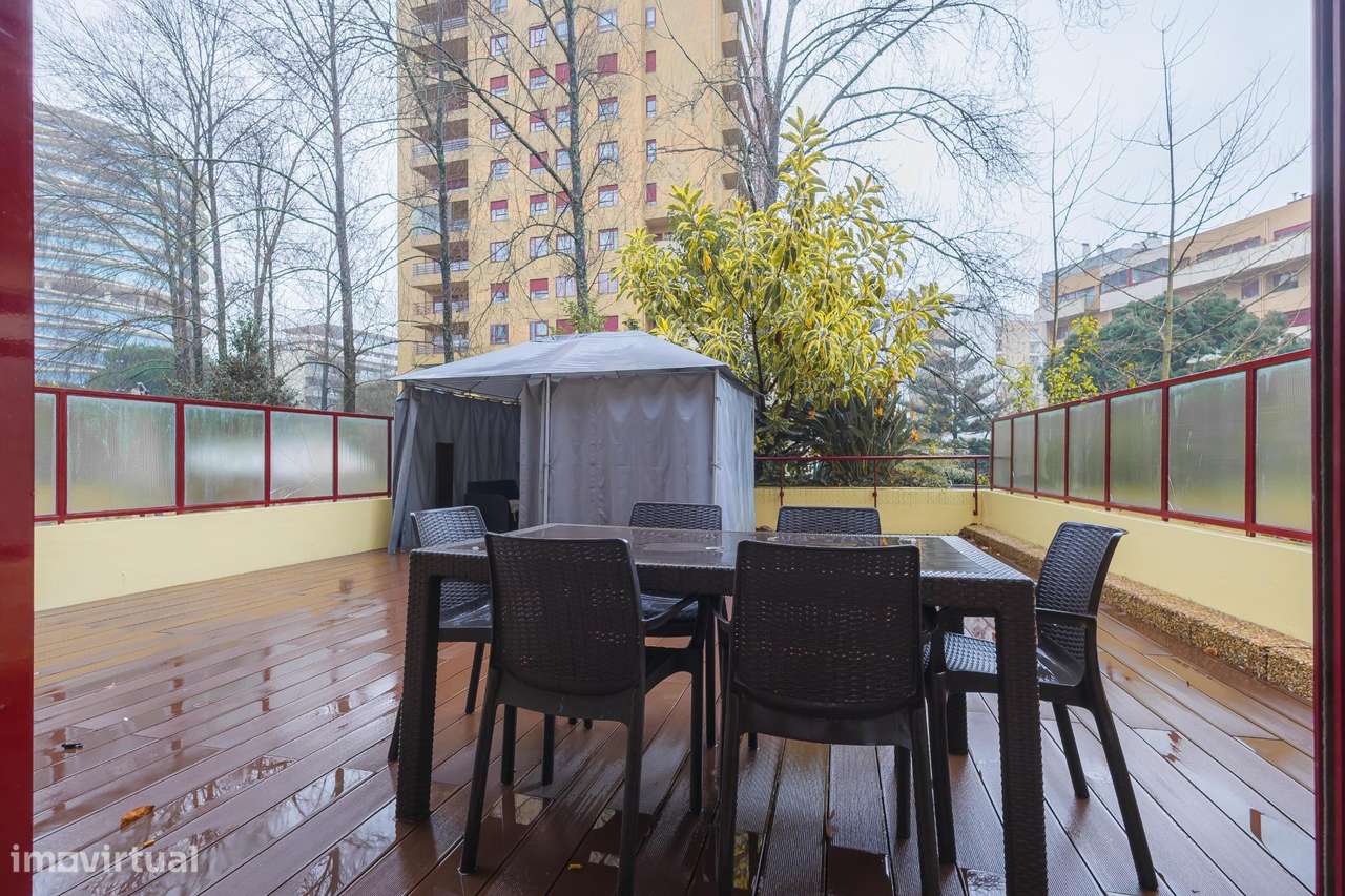 Exclusivo Duplex T5 no prestigiado “CONDOMÍNIO S. JOÃO BOSCO”-35