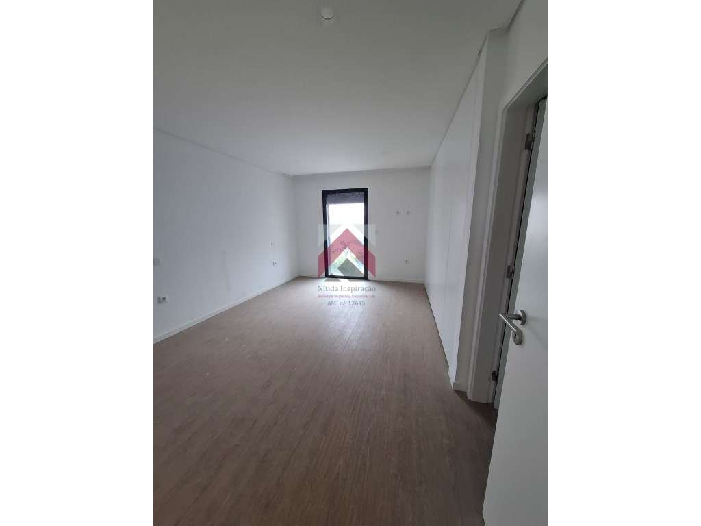 Apartamento T2 + Duplex Amplo + Terraço na Cobertura em Esgueira, A...-10