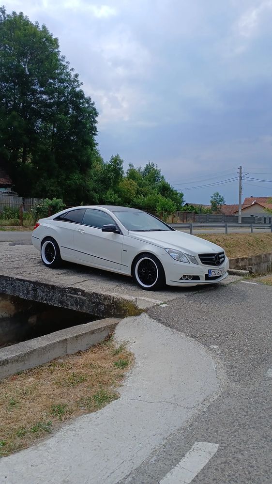 Mercedes-Benz E W212 [2009 - 2016] 220 CDI BlueEfficiency Aut. 2011