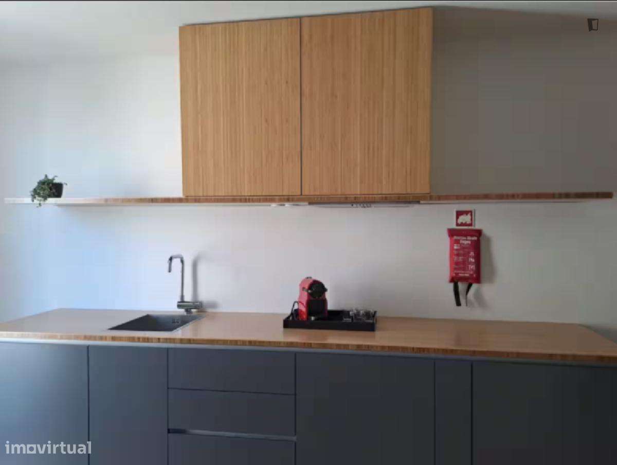 Apartamento com 1 quartos - localizado em São Nicolau Porto - Grande imagem: 4/10