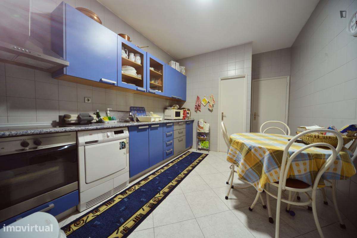 Quarto - localizado em Vila nova de gaia - Grande imagem: 4/10