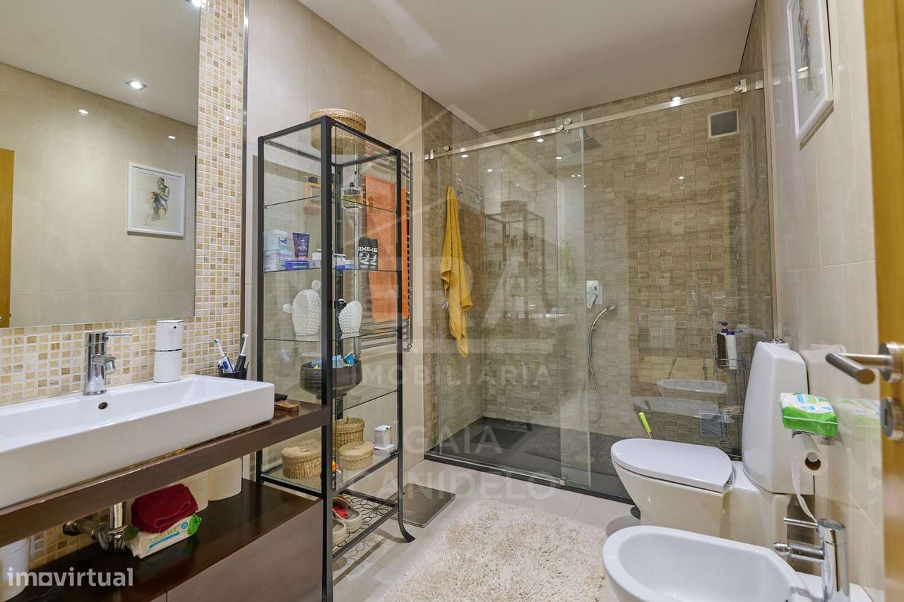 Apartamento T2 em Lavra, a poucos metros da praia-7