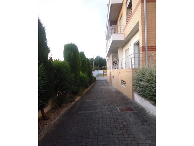 Apart amento T.4 - Eq., cond. c. piscina e p. infantil, Marinha Grand-27