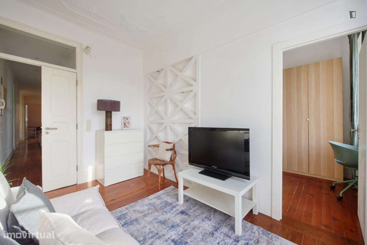 Quarto - localizado em São Sebastião Lisbon - Grande imagem: 4/10