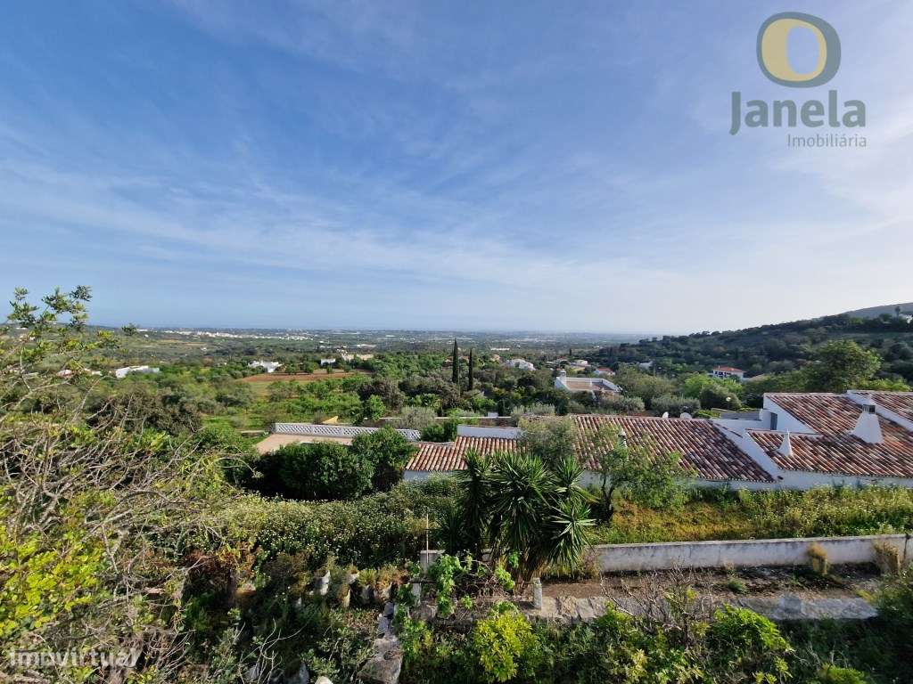 Quinta com 16.407 m2 de terreno e moradia por recuperar, com vista mar - Grande imagem: 2/19