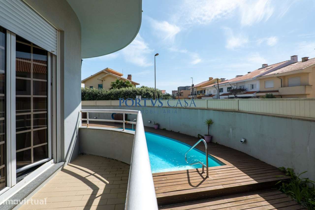 Moradia T4 com piscina em Lavra-45