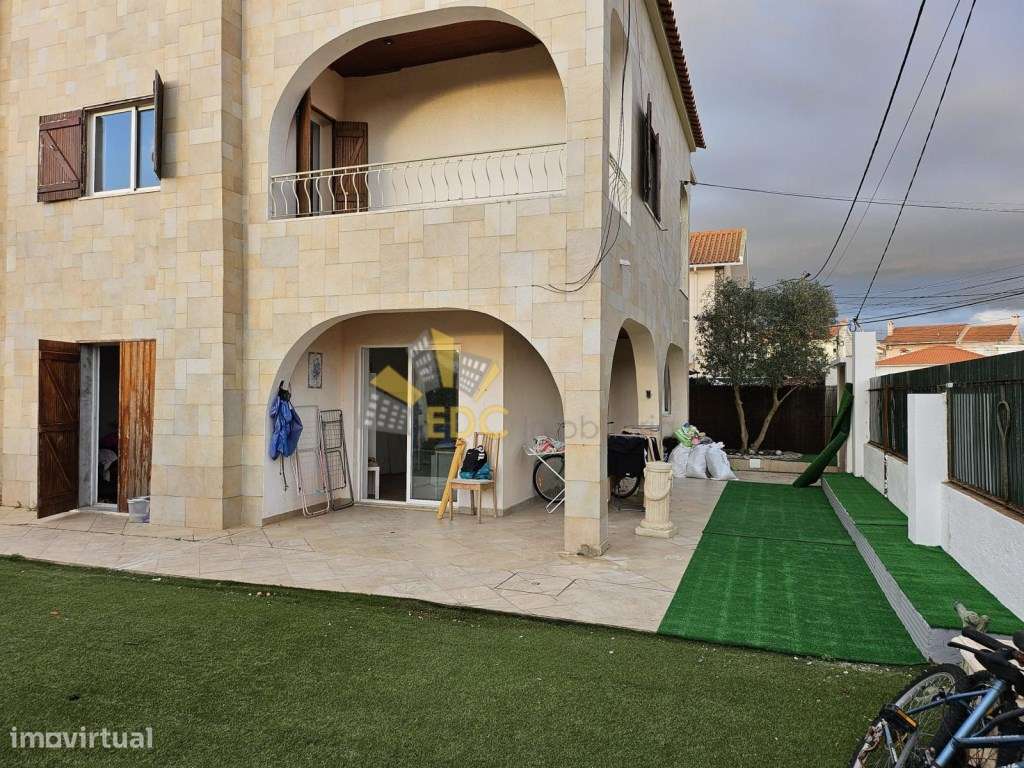 Moradia Independente T16| Localizado na Amora ( Seixal) | Não perca... - Grande imagem: 2/28