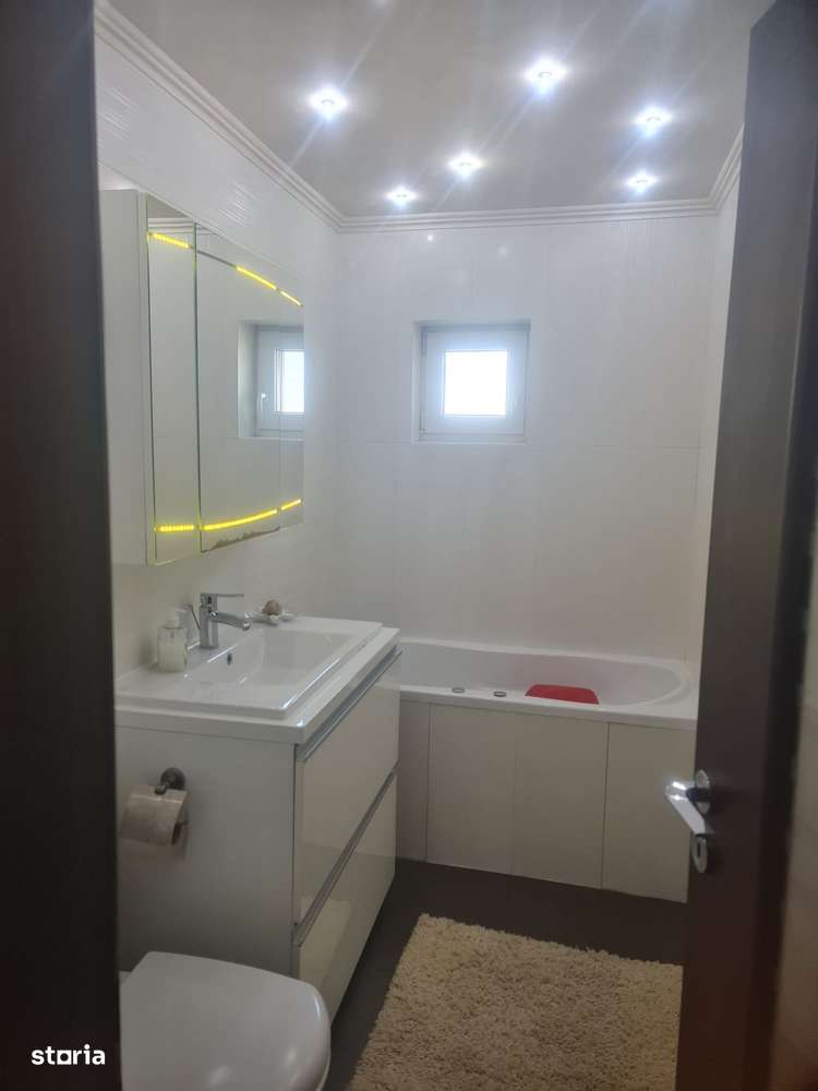 Apartament 3 camere decomandat cu centrala - Imagine principală: 4/13