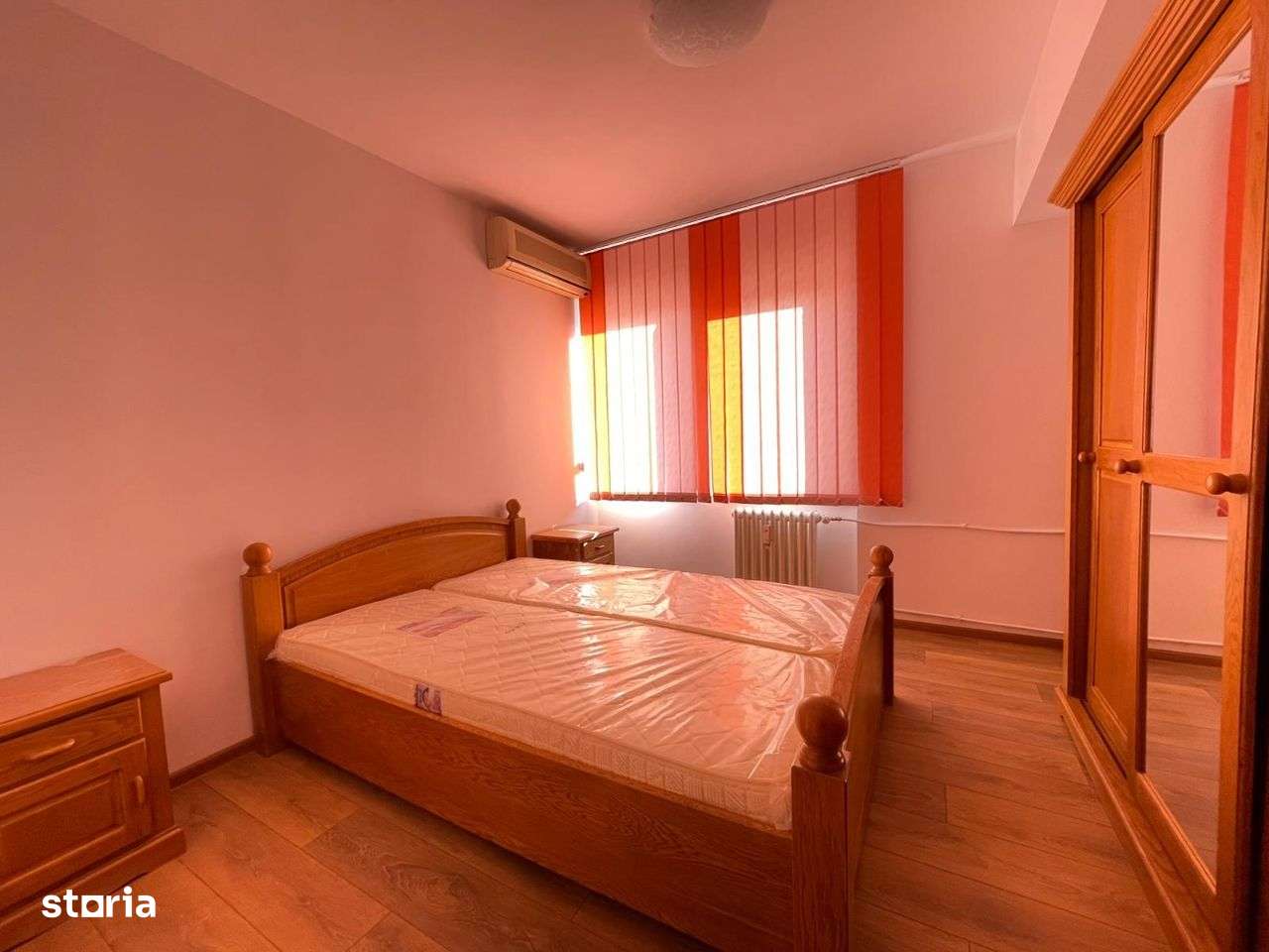 Ultrac., ap.3cam., dec., 2 gr.san., et.1,mob/util complet, 350e - Imagine principală: 5/8