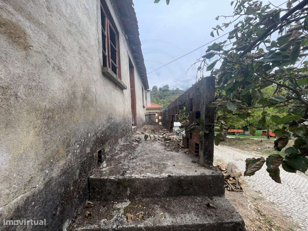 Moradia para Reconstrução com Terreno e Espaço Exterior | Lanção - ...-10