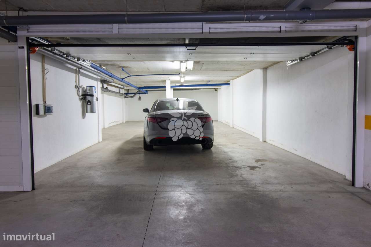 Apartamento T4 Duplex Costa da Guia-50