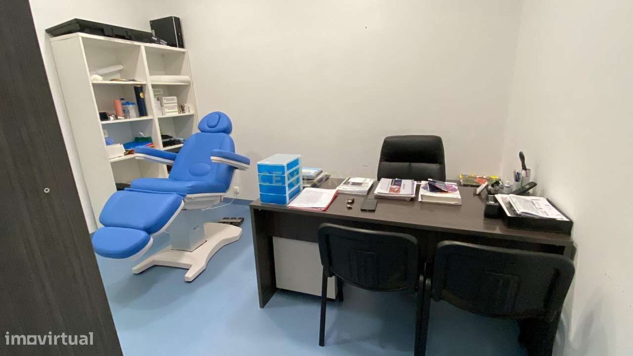 Clínica Dentária - Setúbal - Grande imagem: 2/24