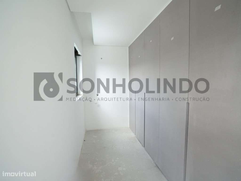 Moradia T3 Nova com escritório, no centro da cidade em fase final d...-18