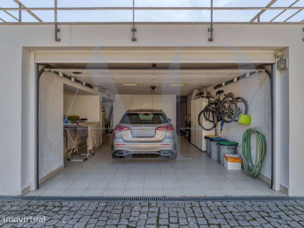 Moradia T4 +1 com piscina-31