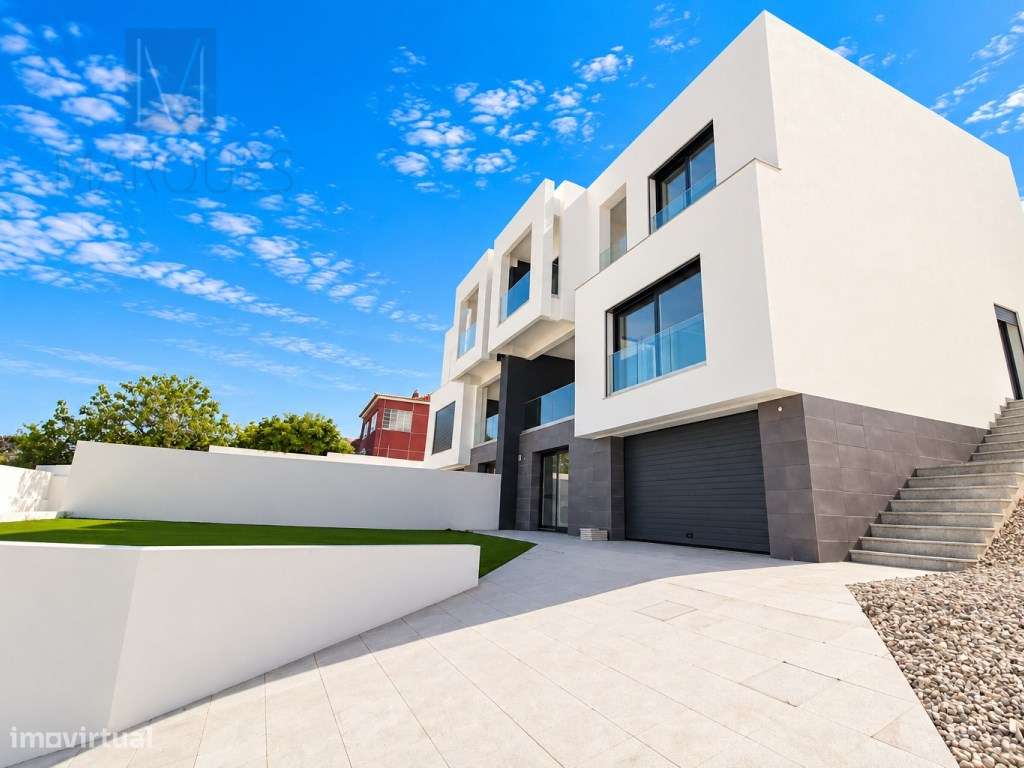 Moradia V4 com Garagem, Logradouro e Jardim em Vale de Milhaços - C...-38