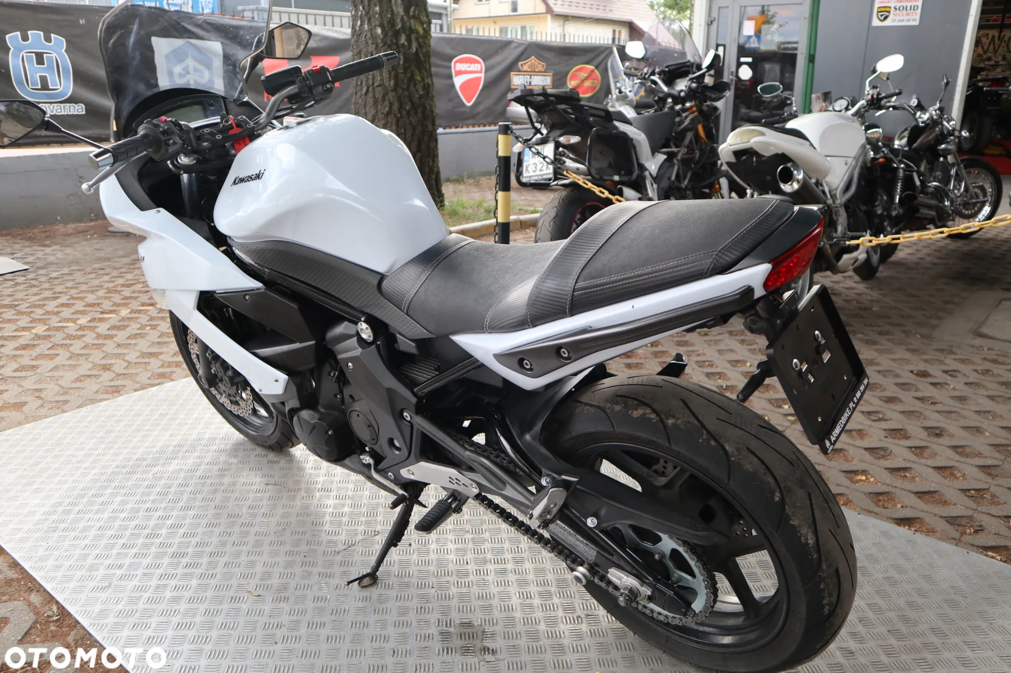 Kawasaki ER - 8